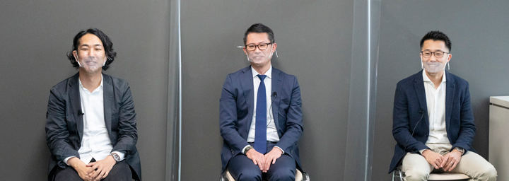 株式会社コネクティ 代表取締役社長 服部氏（写真左）、株式会社マジカルポケット IRサポート事業部 渡部氏（写真中央）、Meltwater Japan株式会社 Enterprise Director, Japan & South Korea 馬見塚氏（写真右）